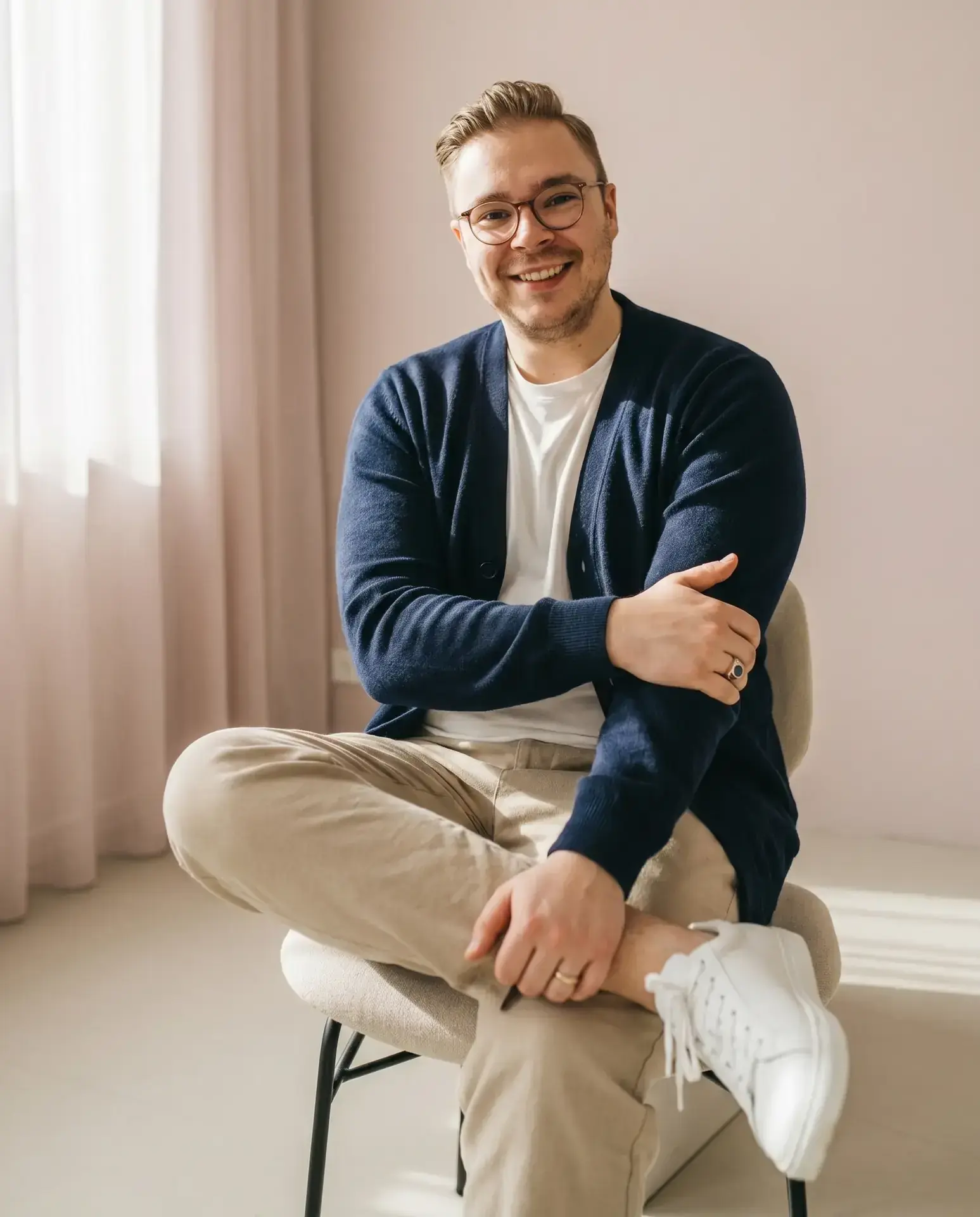 Entspannte Sitzszene